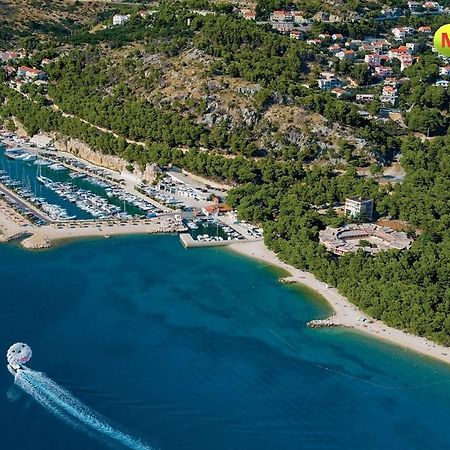 Apartment Mare Krvavica Bagian luar foto