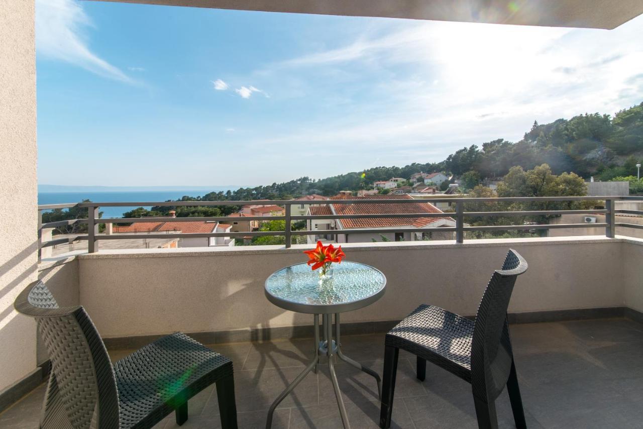 Apartment Mare Krvavica Bagian luar foto