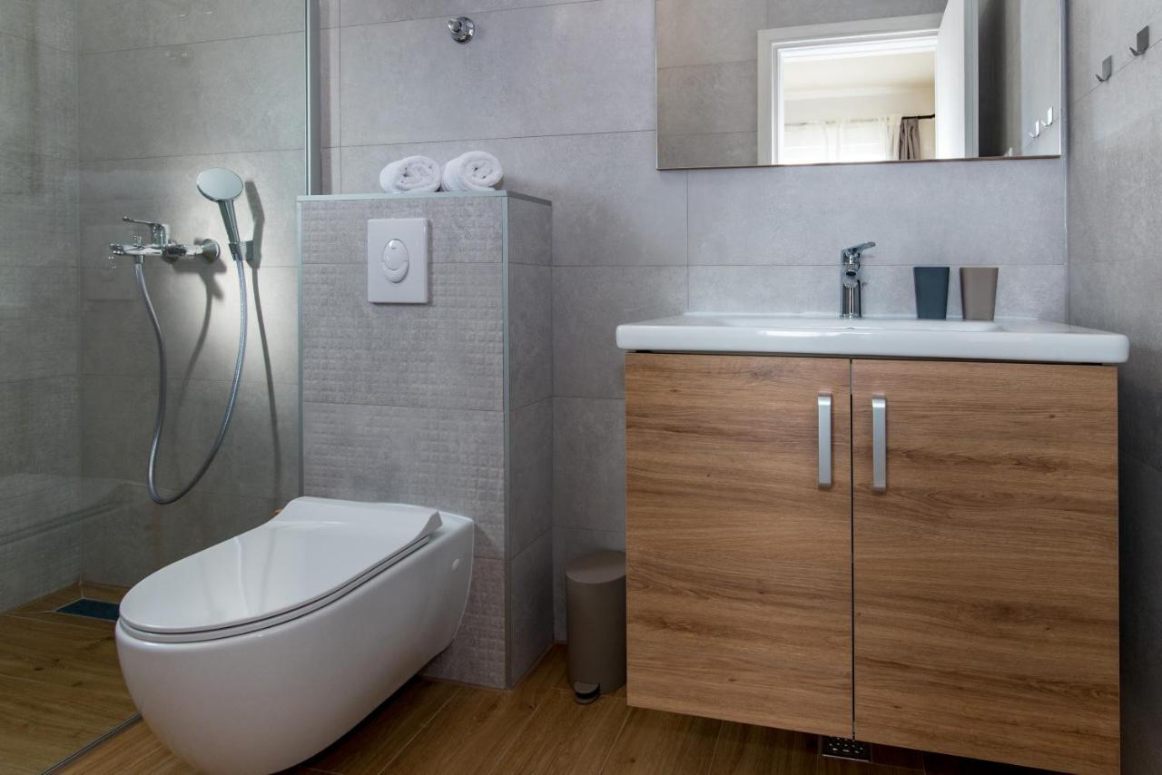 Apartment Mare Krvavica Bagian luar foto