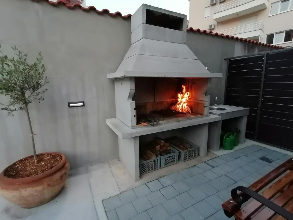 Apartment Mare Krvavica Bagian luar foto